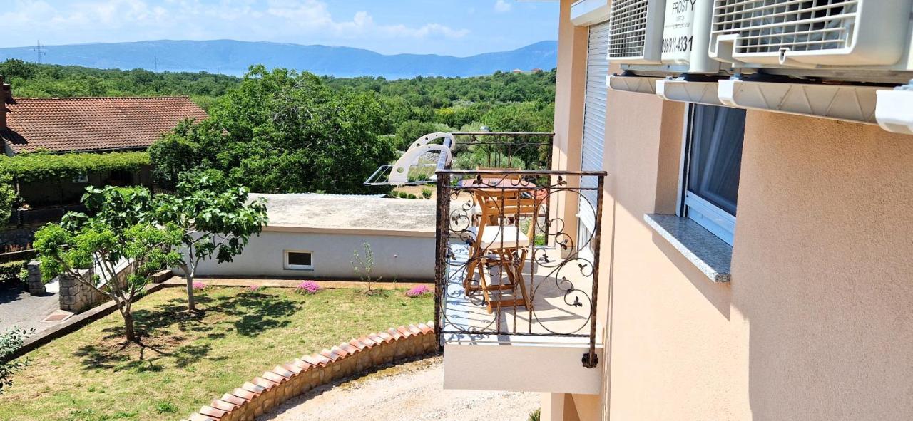 Apartments Pinezic Skrbčići Εξωτερικό φωτογραφία