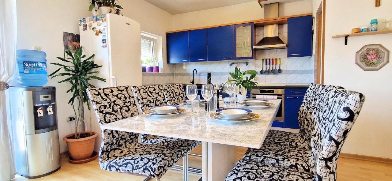 Apartments Pinezic Skrbčići Εξωτερικό φωτογραφία