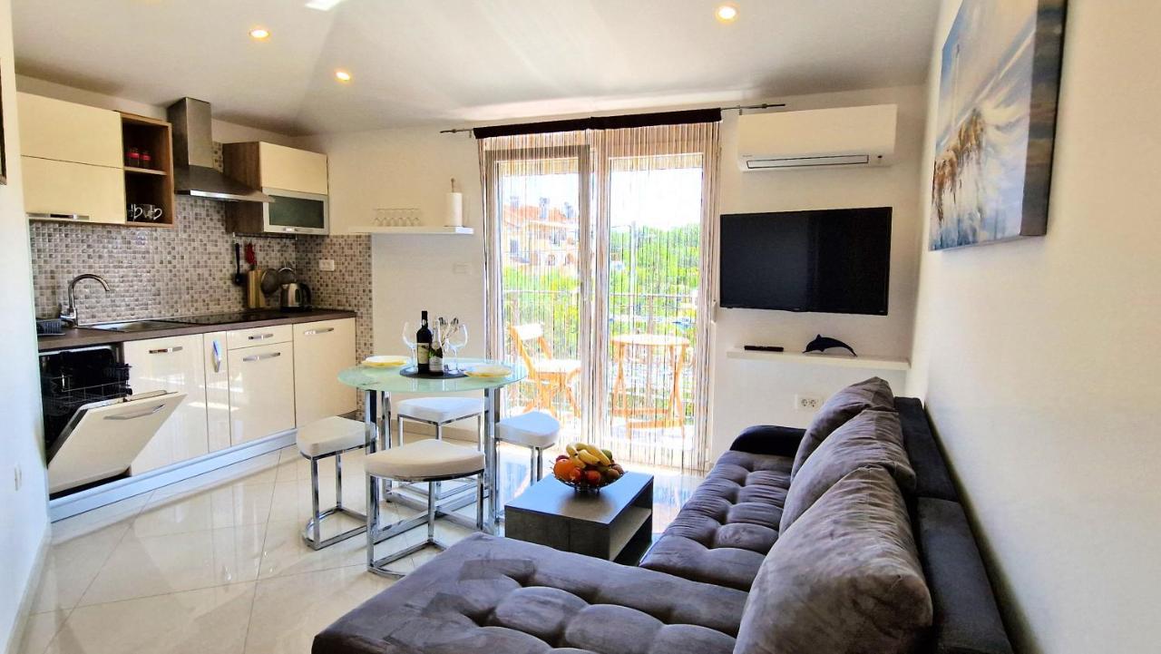 Apartments Pinezic Skrbčići Εξωτερικό φωτογραφία