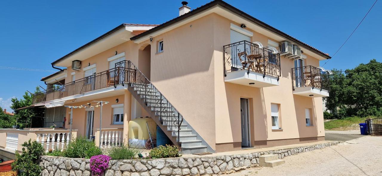 Apartments Pinezic Skrbčići Εξωτερικό φωτογραφία